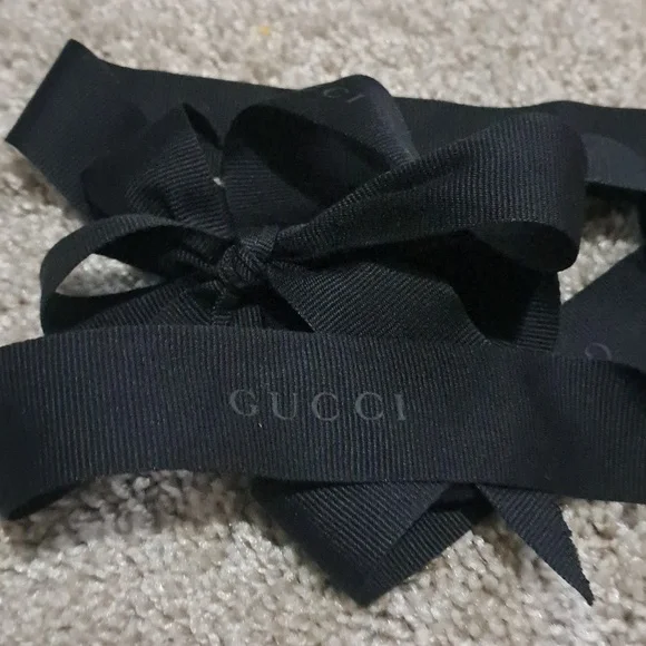 Gucci  Ribbon Bundle - Picture 5 of 9